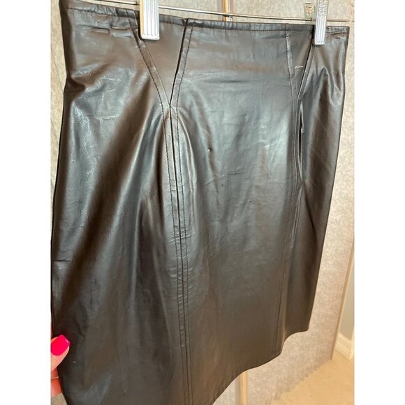 Mini Faux-Leather Black Skirt with Belted Accent Sz S - Picture 3 of 9